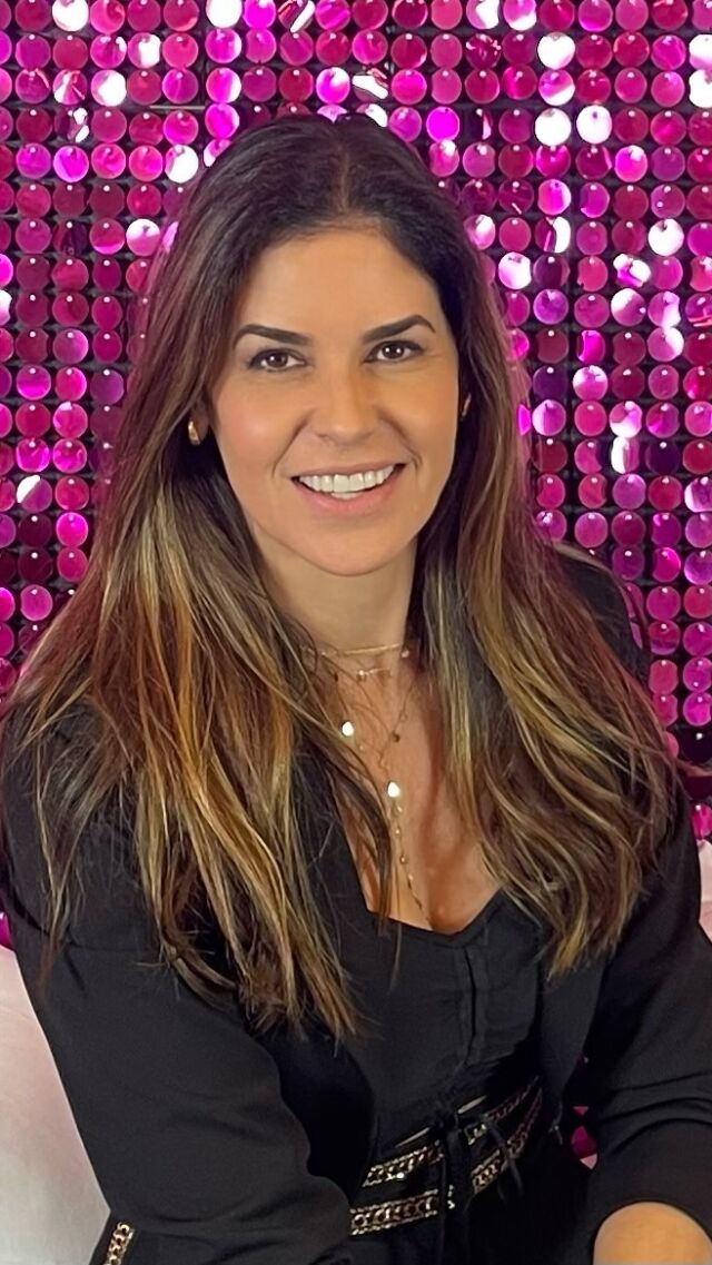 Registros  do evento incrível de ontem… GAIN MASTER EDITION - Rio de Janeiro. Uma honra compartilhar minha experiência com 450 colegas e amigos médicos de todo o Brasil! 
São inúmeras as possibilidades de tratamento com toxina botulínica, preenchedores e bioestimuladores…  e, quando bem indicados e realizados, proporcionam resultados elegantes e naturais, tanto na face quanto no corpo! Obrigada @galderma.aesthetics @gain.crm pela confiança de sempre! Gratidão define!!!!